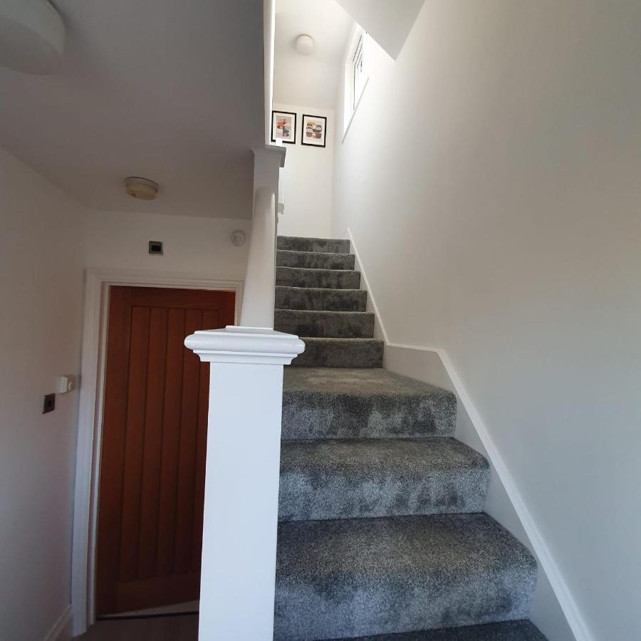 Spacious Beautiful And Warm Cottage With Parking Chelmsford Exterior photo